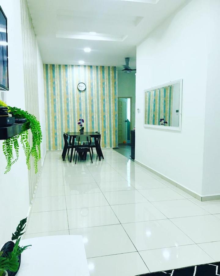 Z&M Homestay Jertih Buitenkant foto