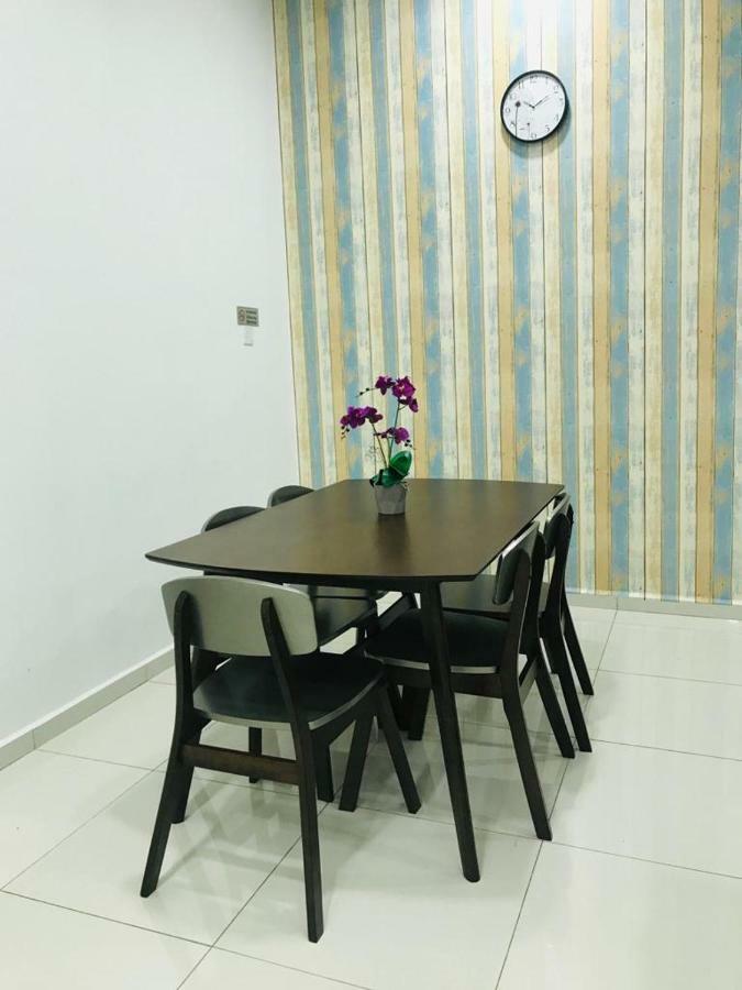 Z&M Homestay Jertih Buitenkant foto