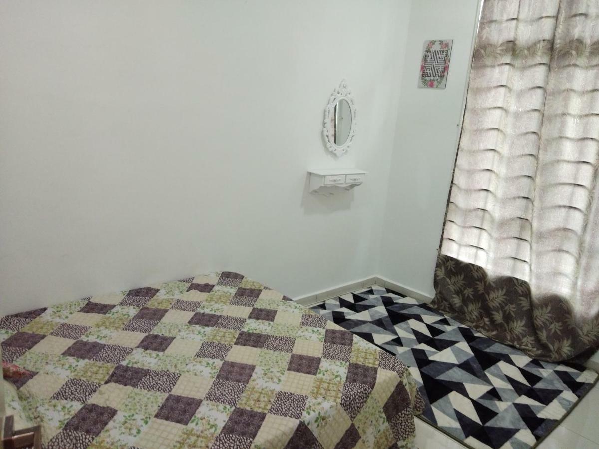 Z&M Homestay Jertih Buitenkant foto